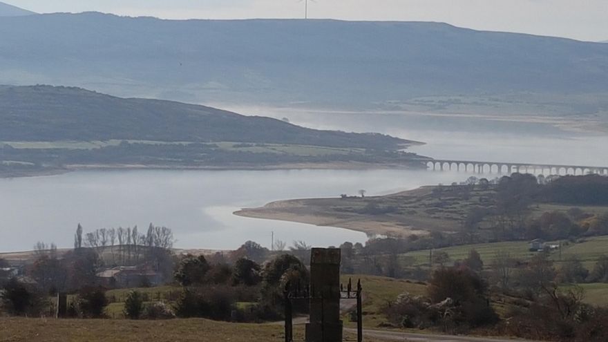 Archivo - Pantano, embalse del Ebro