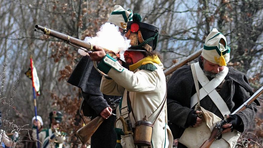 Peio García / ICAL Santa Colomba de Somoza (León) recrea la batalla de Turienzo con una escaramuza entre las tropas del ejército español y el francés