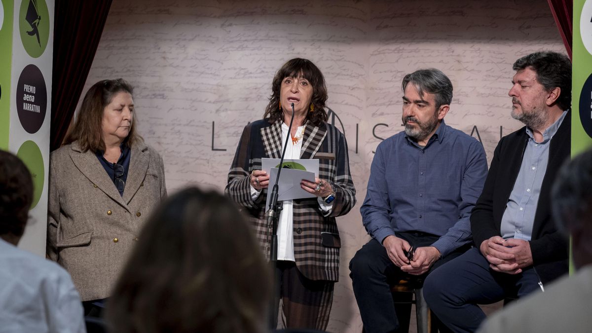 La escritora Rosa Montero anuncia los finalistas del nuevo premio literario de Aena.