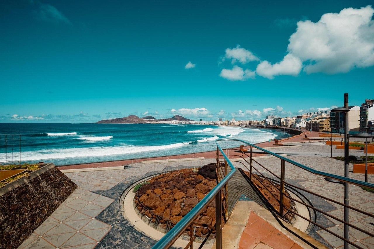 Las Canteras durante el estado de alarma. Foto de Jose Bringas