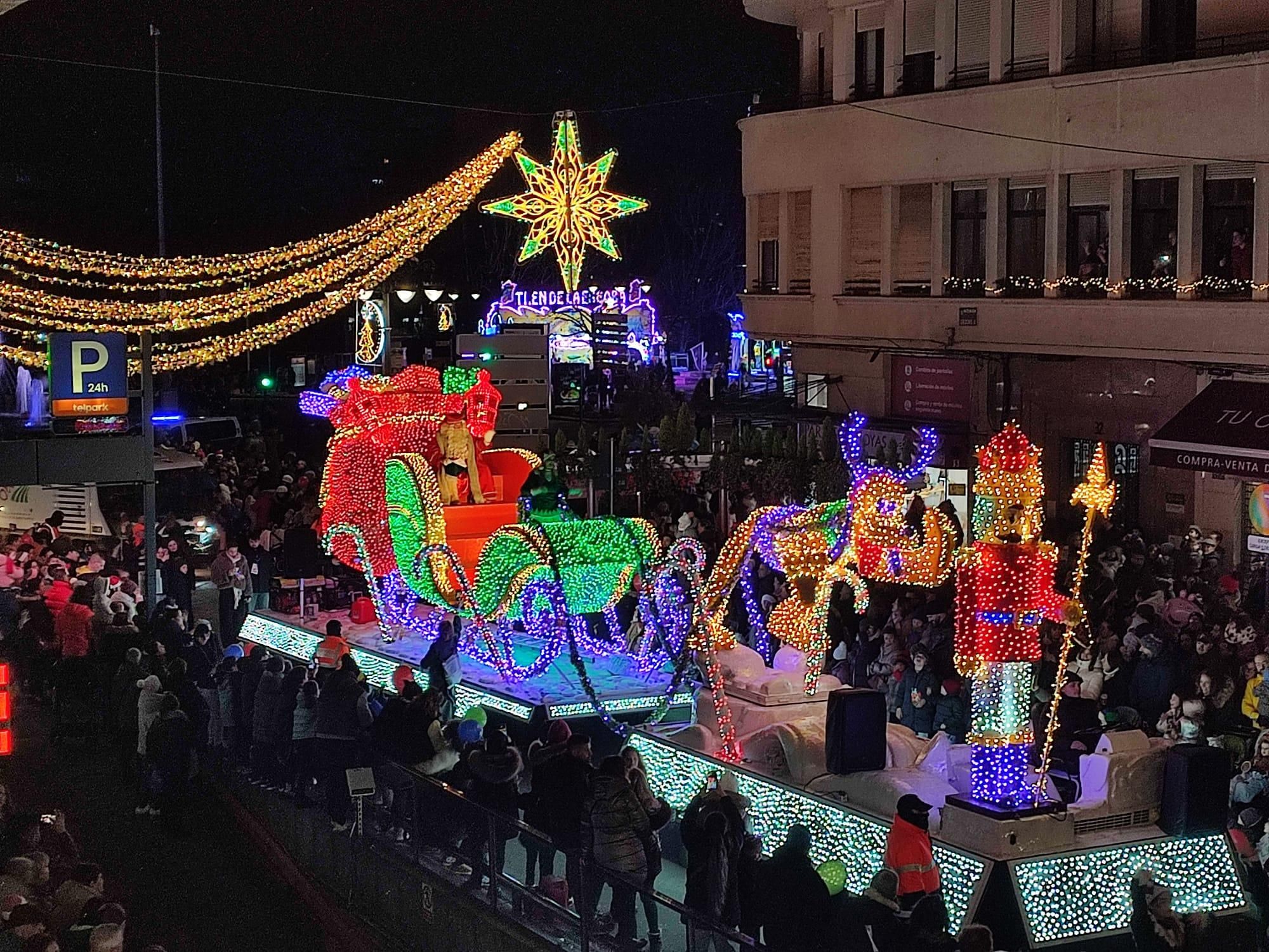 Así brilló y llenó de ilusión a León la Cabalgaza de la Navidad de 2025