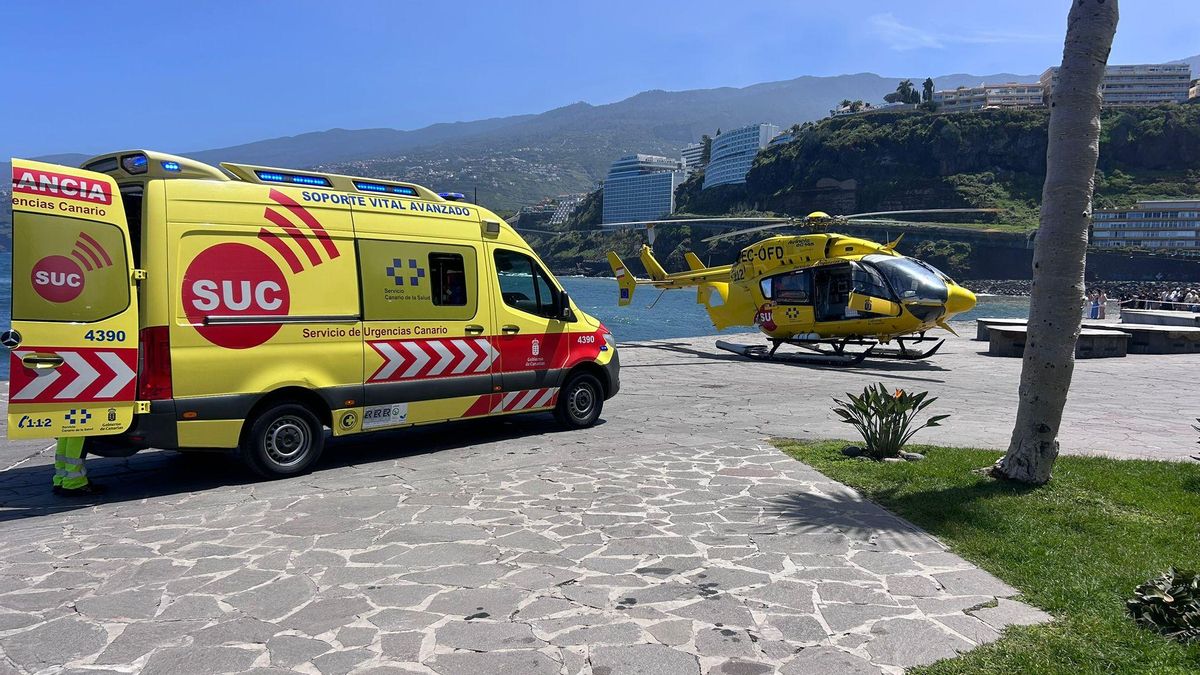 Evacuada en estado crítico por el helicóptero del SUC tras sufrir un ahogamiento en el Lago Martiánez, en Tenerife