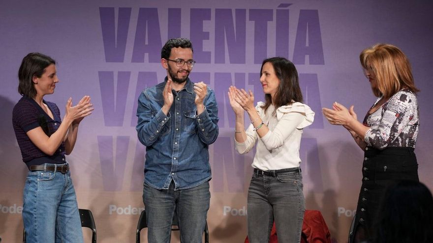 El candidato de Podemos-Alianza Verde a presidir la Junta de Castilla y León, Miguel Ángel Llamas, junto con Irene Montero e Ione Belarra en el cierre de campaña.