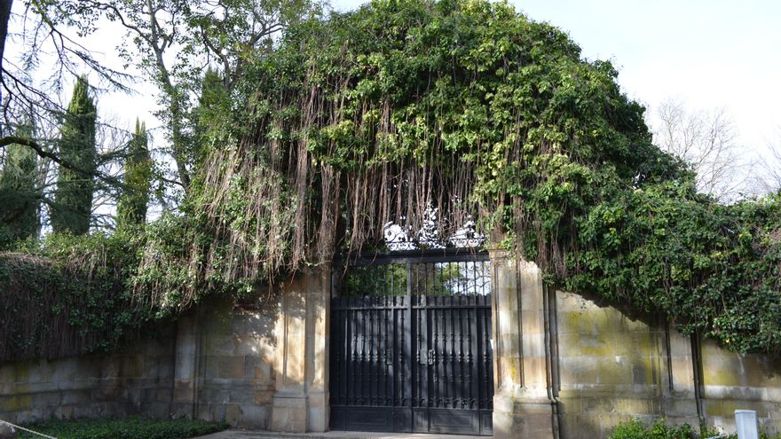 Una mansión, una puerta barroca y el constructor del Valle de los Caídos: historia de un saqueo patrimonial en Pamplona