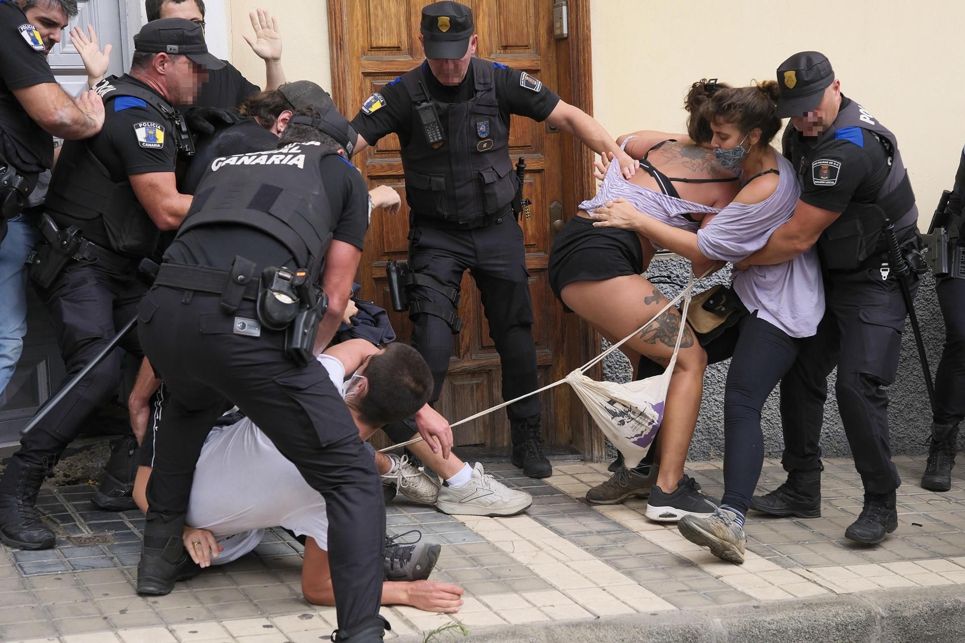 Así ha sido el desahucio de una mujer con dos niños a su cargo en Gran Canaria