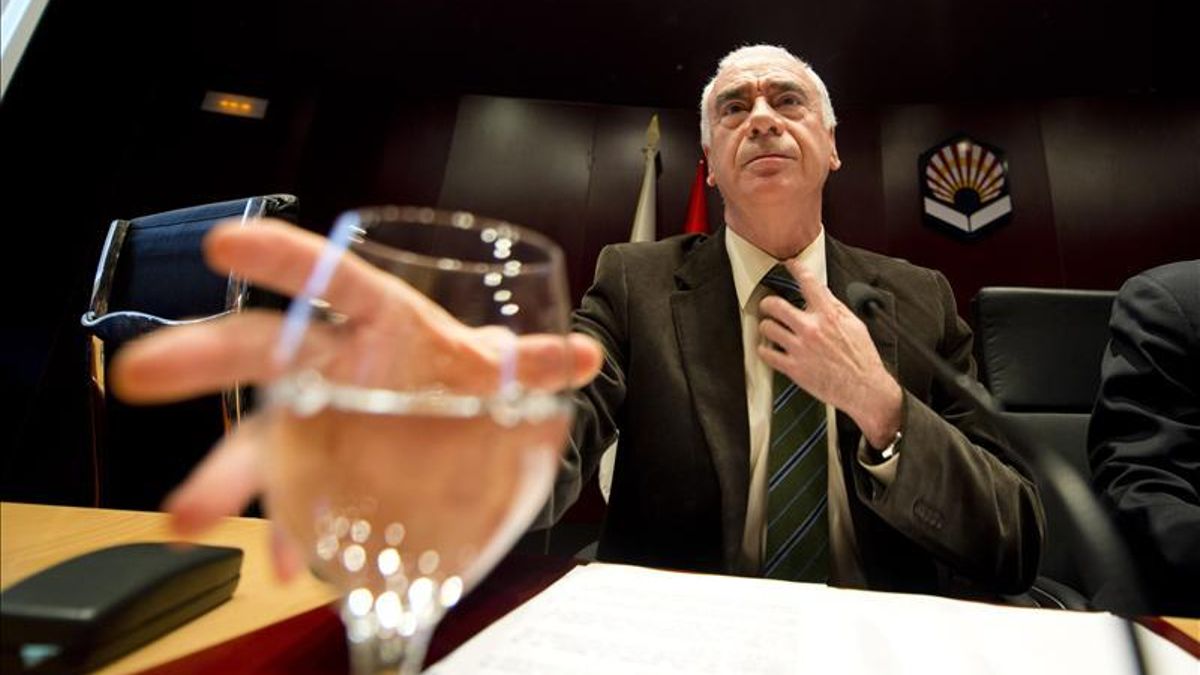 Andalucía presentará este mes un recurso de inconstitucionalidad contra la Lomce / EFE.