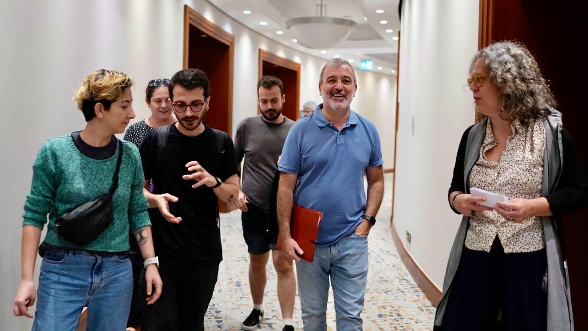 El alcalde de Barcelona se reúne en Estambul con activistas LGTBI para apoyarles ante la "vulneración de derechos" en Turquía