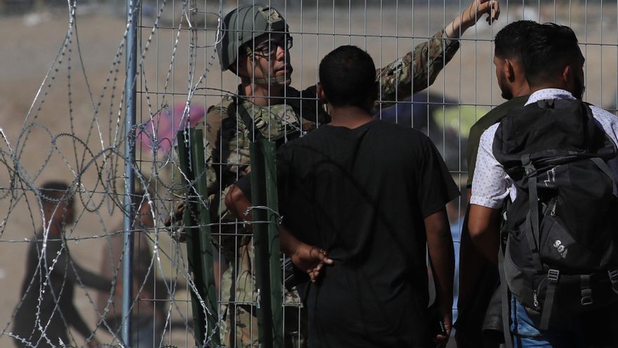 Migrantes en Ciudad Juárez esperan que sin Título 42 aumenten las citas para asilo
