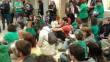 Asamblea sobre la LOMCE y los recortes en la biblioteca municipal de Villalba, Madrid