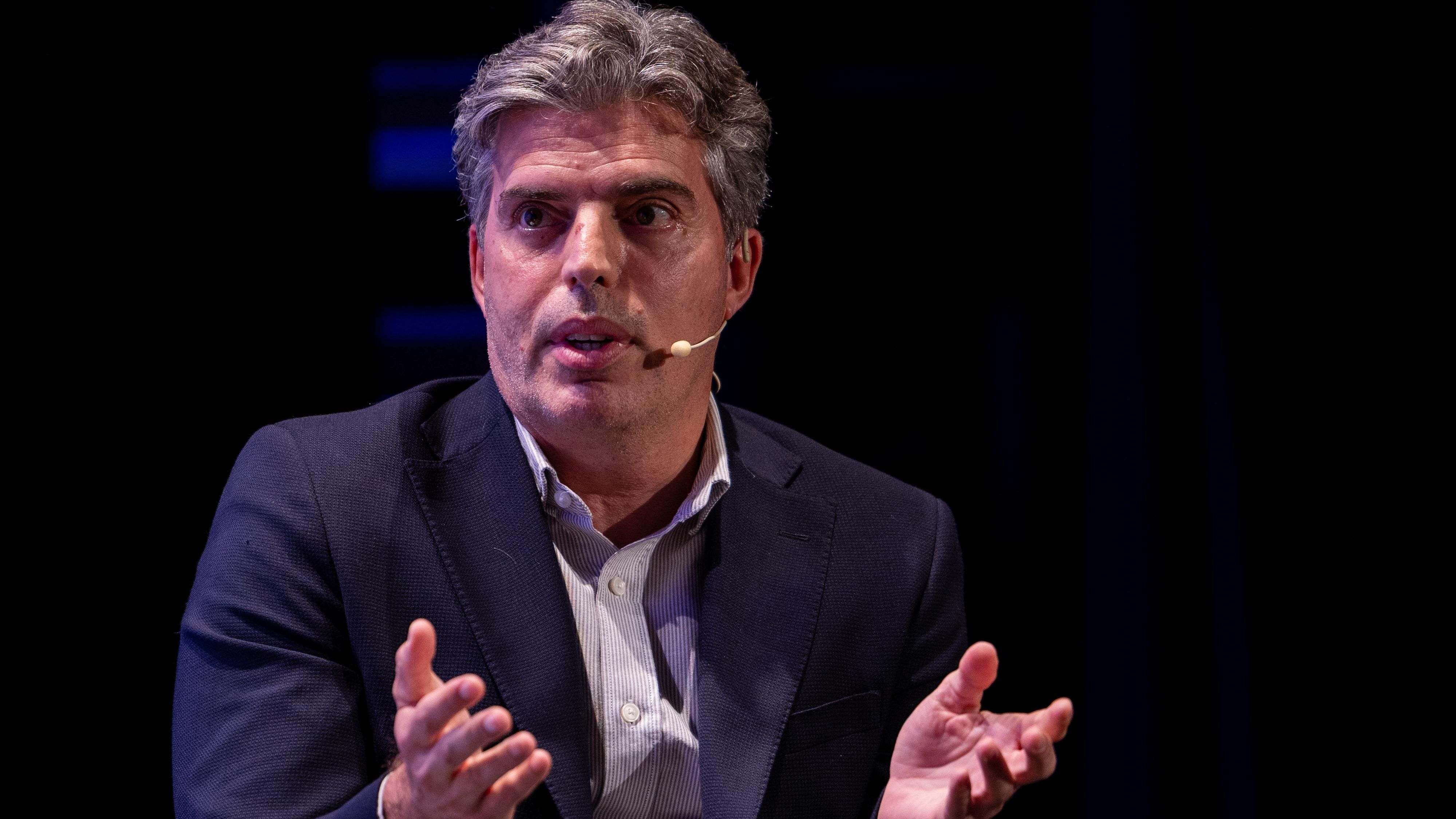 Javier Gisbert, presidente de la Federación de Empresas Constructoras de Obra Pública de la provincia de Alicante (FOPA), interviene en el II Foro Municipalista Corredor Mediterráneo.