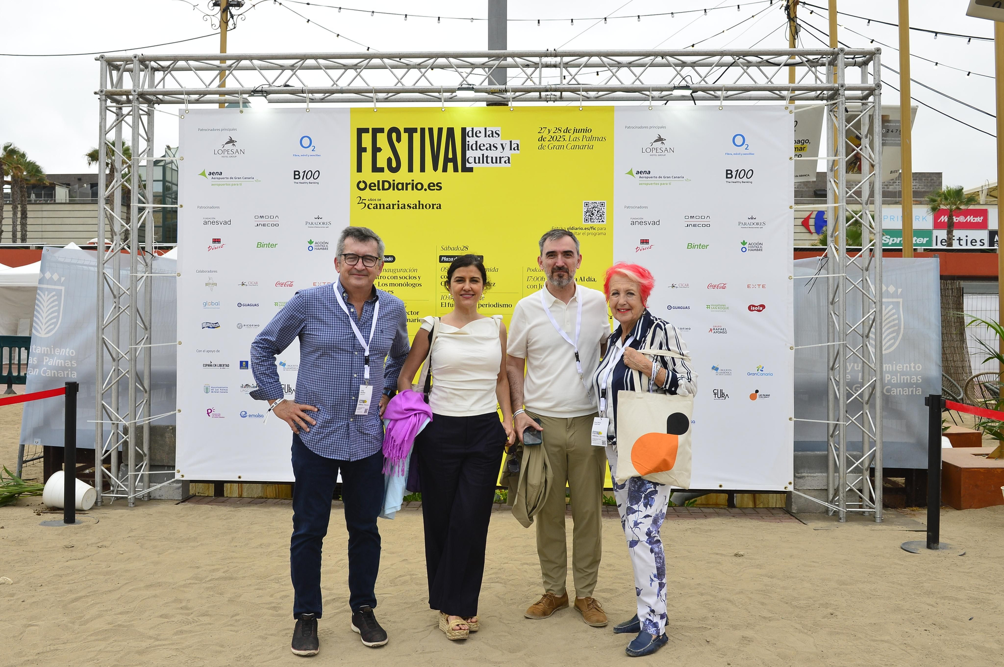 Carlos Sosa, Olga Rodríguez, Ignacio Escolar y Rosa María Calaf, antes de su mesa de debate sobre periodismo
