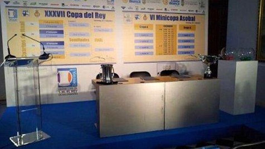 Momentos antes del sorteo de la XXXVII Copa del Rey. (Fuente: Twitter Asobal)