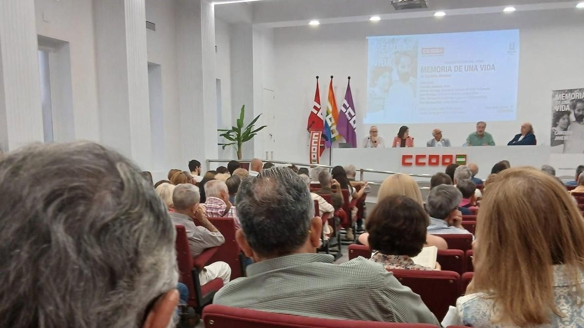 El exdirigente sindical Cándido Jiménez presenta en CCOO de Córdoba su libro 'Memoria de una vida'