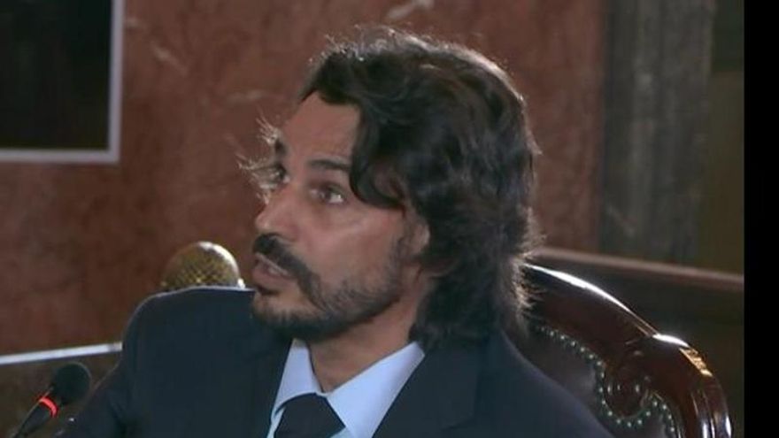 Alberto González Amador a su llegada la segunda jornada del juicio al fiscal general del Estado, a 4 de noviembre de 2025