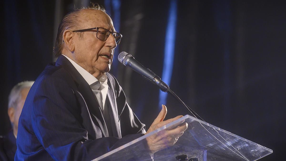 Puente Genil vibra con el festival de Cante Grande dedicado a Fosforito