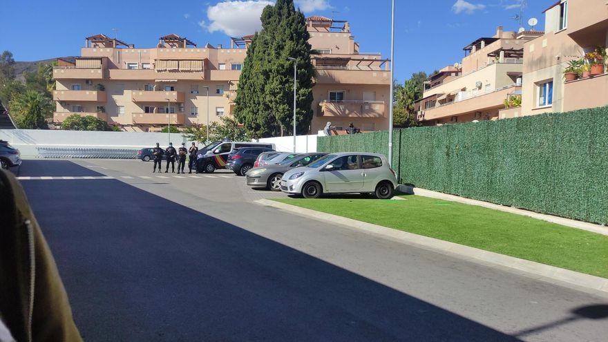 Una asociación proderechos humanos lleva al juez el desalojo de familias por un grupo de 'desokupas' en Torremolinos