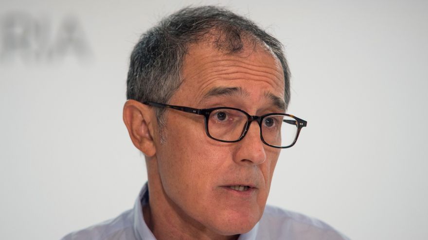 El portavoz del Comité Autonómico de Gestión de Enfermedades Infecciosas de Baleares, Javier Arranz, ofrece los datos de afectación del coronavirus, este lunes. EFE/ Atienza