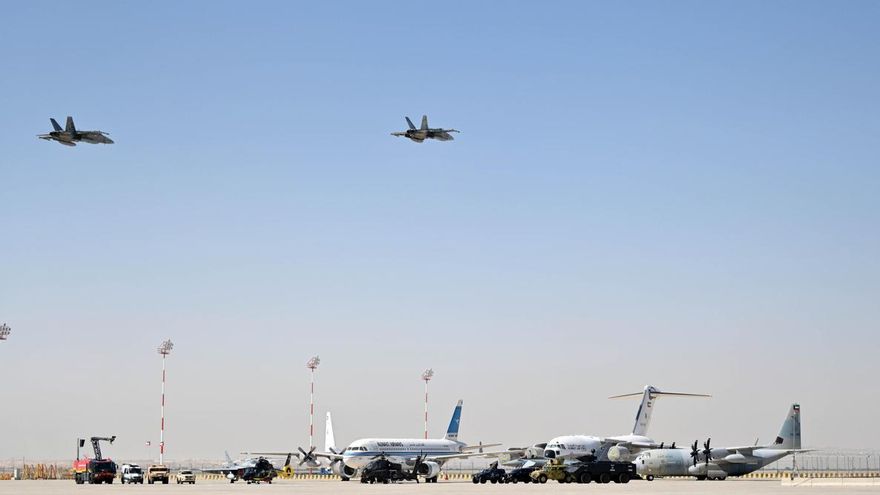 Aviones de la Fuerza Aérea de Kuwait durante unos ejercicios militares.