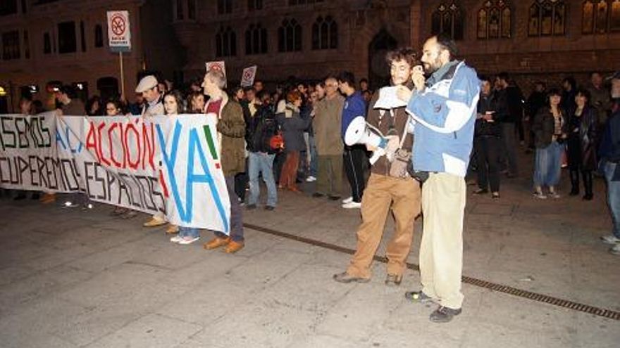 Los integrantes del movimiento 15M lanzan sus propuestas el 13N en Botines.