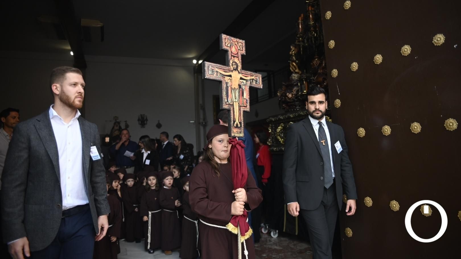Procesión infantil del colegio Santa María de Guadalupe