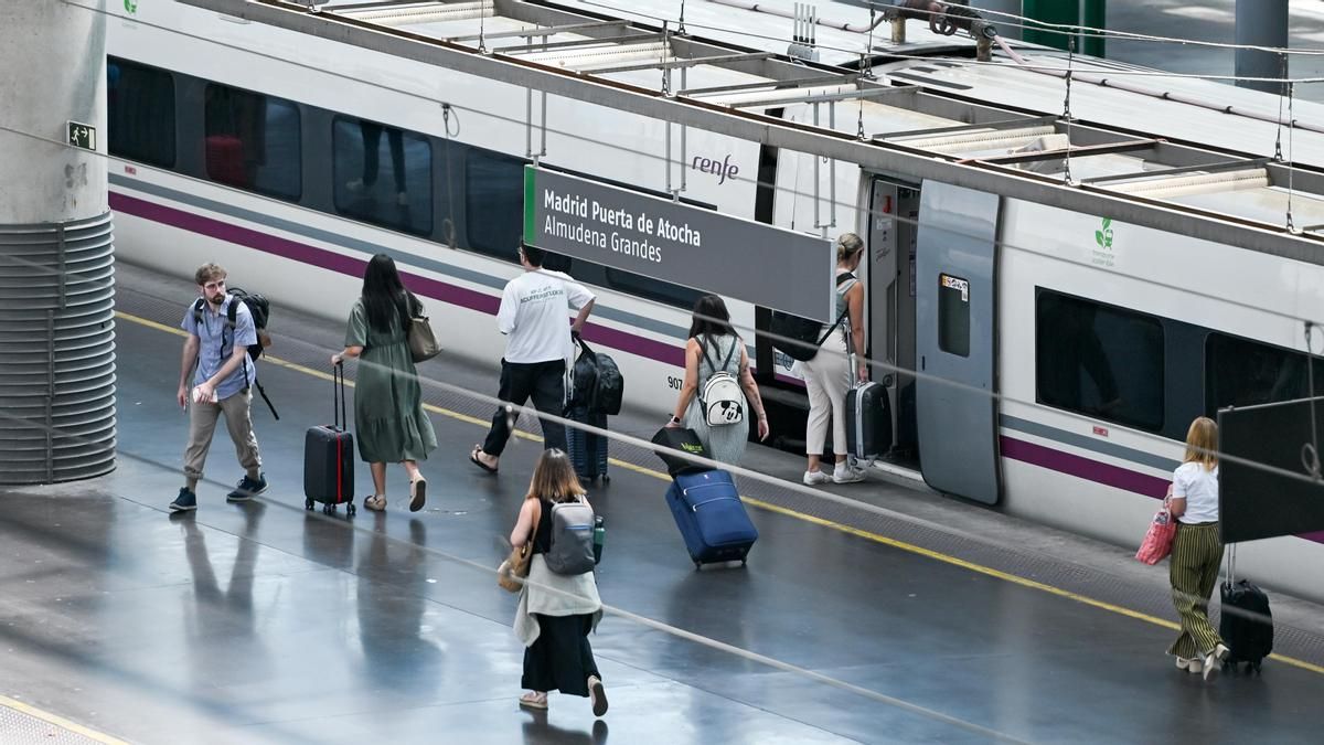 Renfe investiga un ciberataque a sistemas de Adif que filtró datos de usuarios