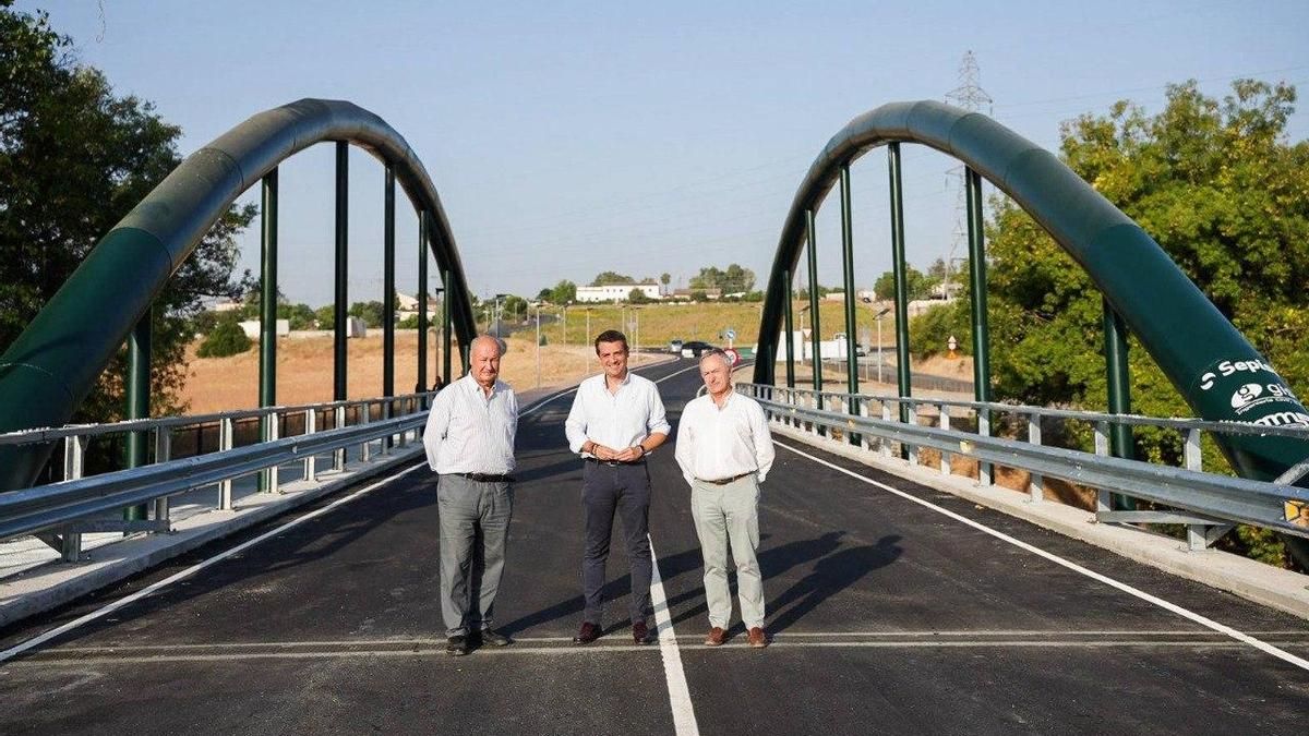 Abre al tráfico el nuevo puente de Alcolea