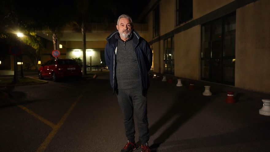 Antonio, de 60 años, cuya madre de 92 -con alzhéimer- es residente de Colisée.