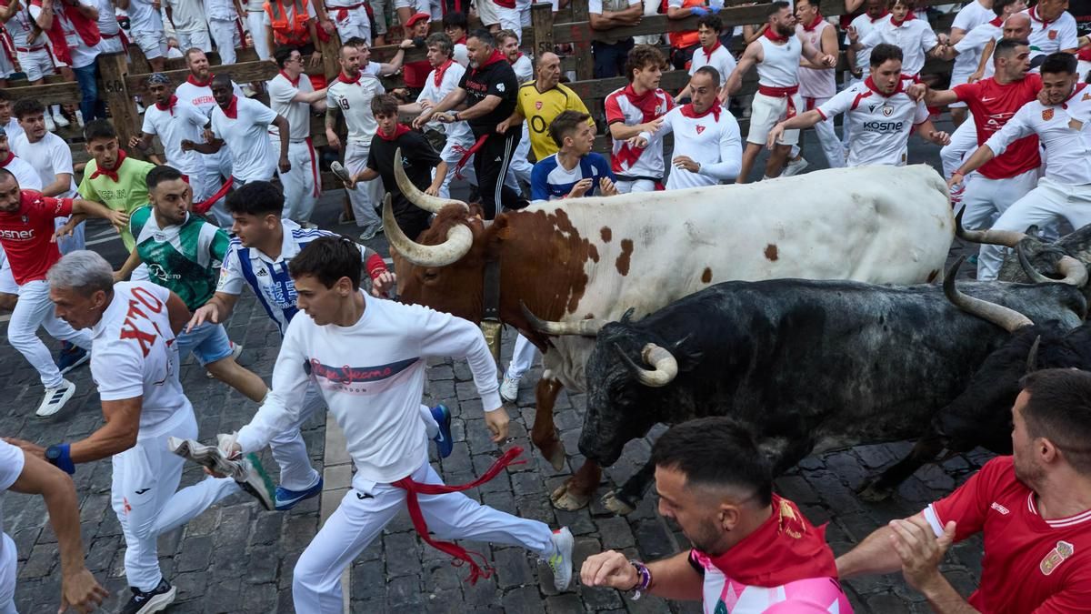 Tres heridos, uno de ellos corneado, en el segundo encierro de los Sanfermines
