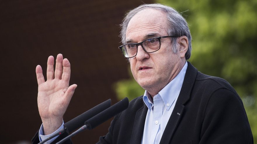 El candidato del PSOE a la Presidencia de la Comunidad de Madrid, Ángel Gabilondo, durante un acto del partido en el barrio de Aluche a 1 de mayo de 2021, en Madrid (España).