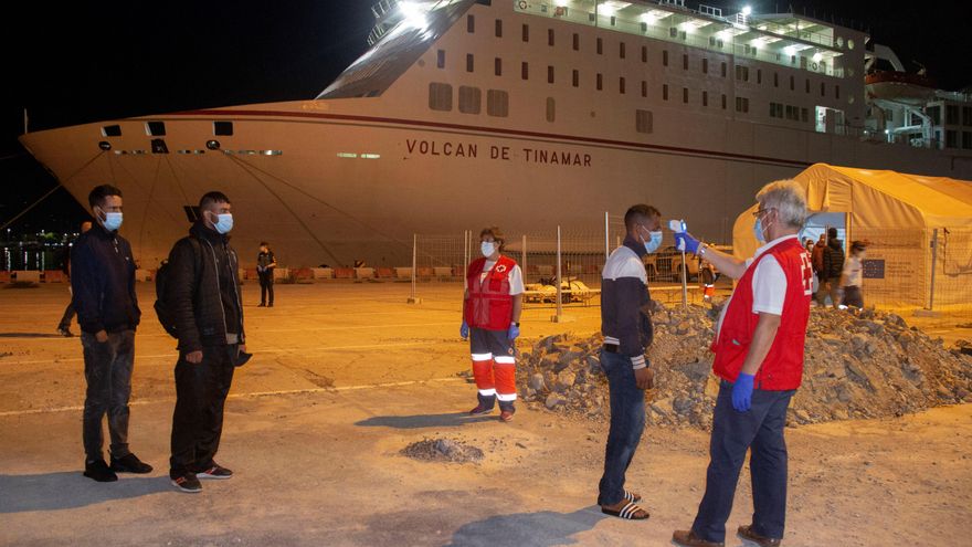 Llegan a Motril 30 inmigrantes rescatados por Salvamento Marítimo