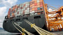 La economía surcoreana se contrajo una décima menos de lo inicialmente estimado para el primer trimestre, en el que el producto interior bruto (PIB) se encogió un 1,3 % con respecto a octubre-diciembre de 2019.