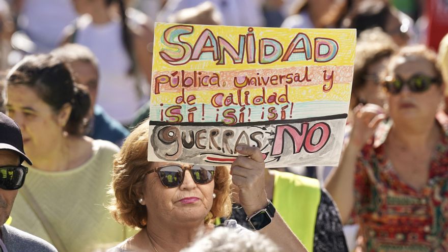 Las Mareas Blancas andaluzas atacan la "privatización sanitaria" y acusan a la Junta de enfrentar a sanitarios y pacientes