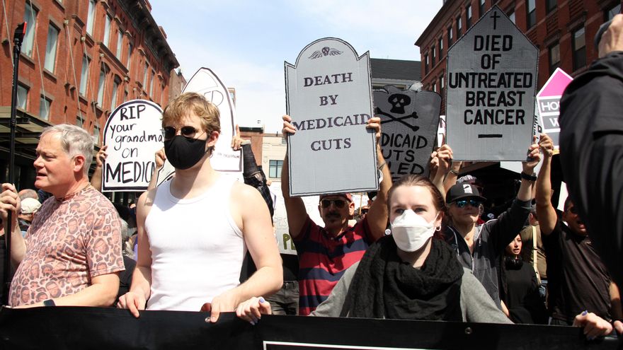 La política de recortes y aranceles de Trump puede borrar décadas de progreso en la lucha contra el cáncer