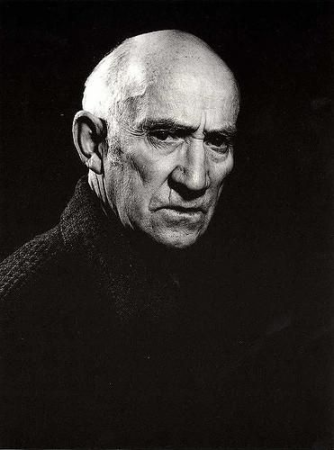 El escultor cántabro Jesús Otero