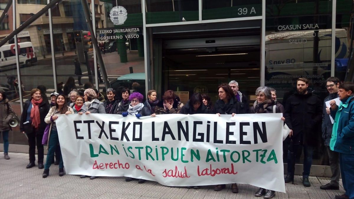 Agresiones sexuales, explotación laboral y soledad en el trabajo del hogar en Bizkaia: "Las tratan como trapos"