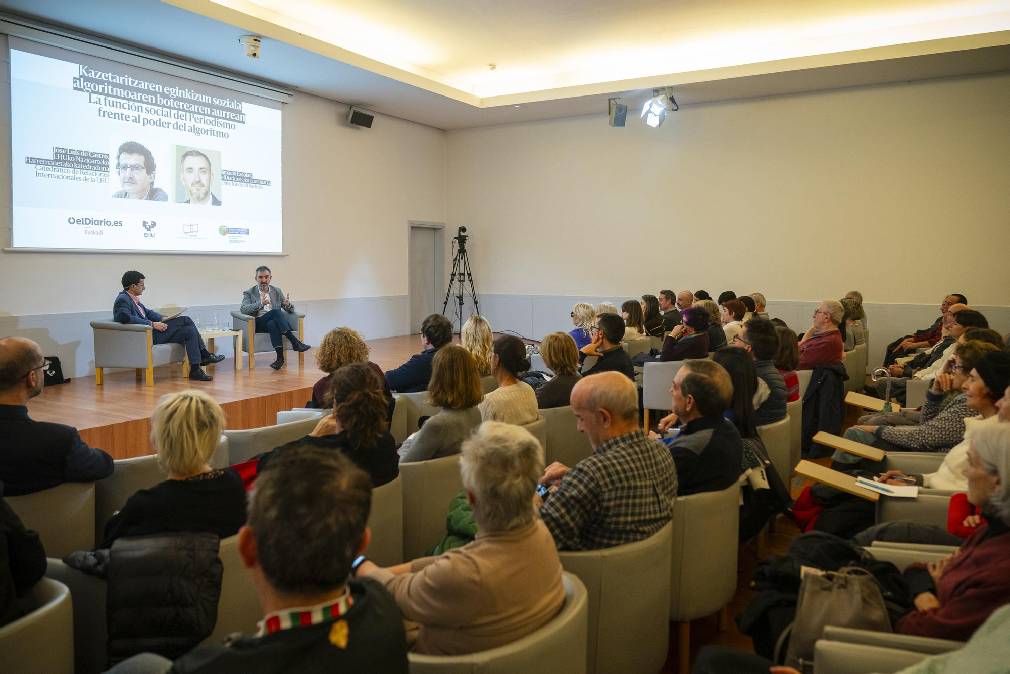 El evento de elDiario.es/Euskadi con Ignacio Escolar y José Luis de Castro, en imágenes