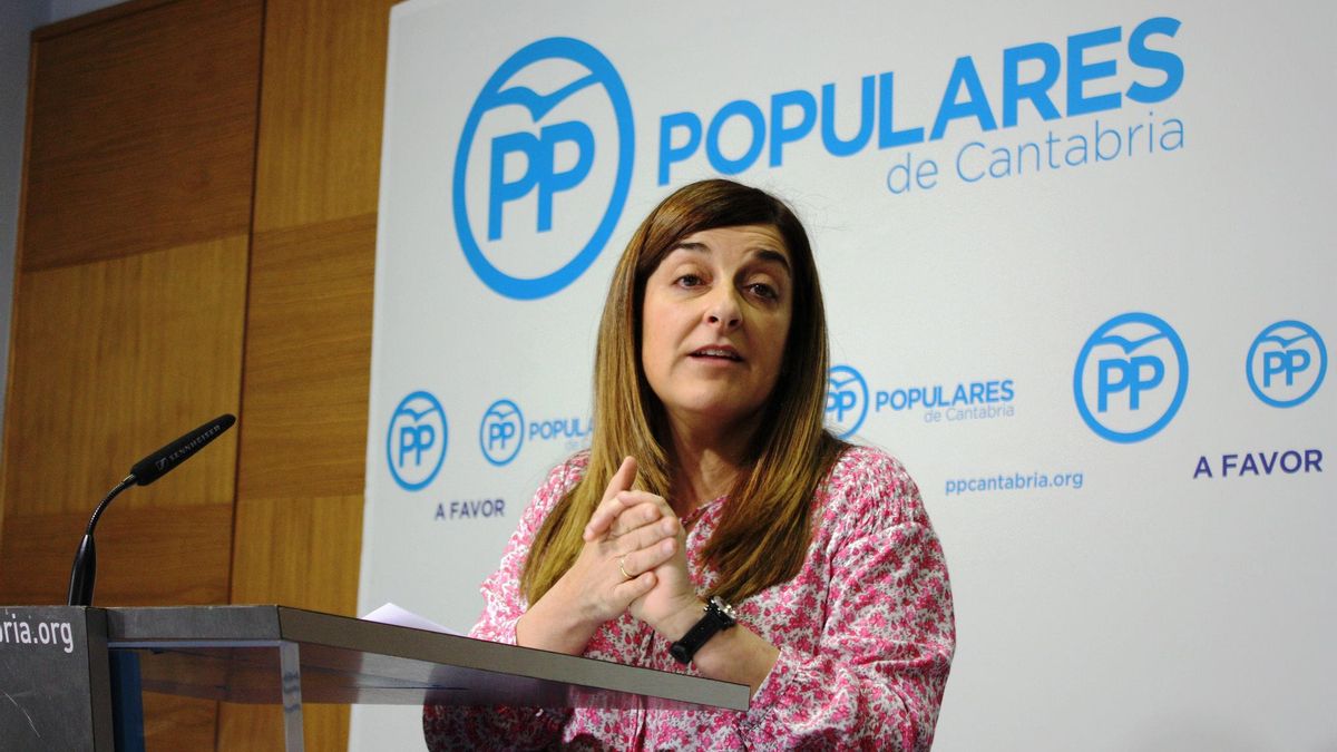 María José Sáenz de Buruaga (PP) durante una rueda de prensa.