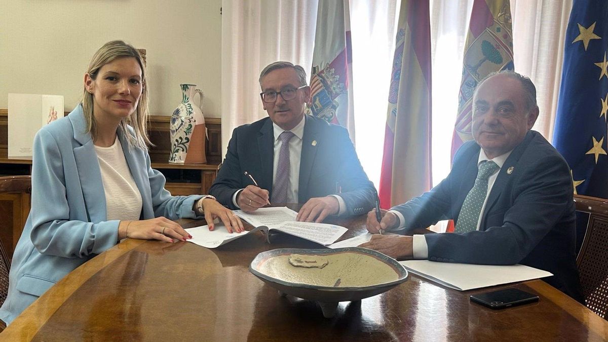 El presidente de la Diputación de Teruel destituirá a la mujer de Guitarte como jefa de gabinete si no dimite en 24 horas