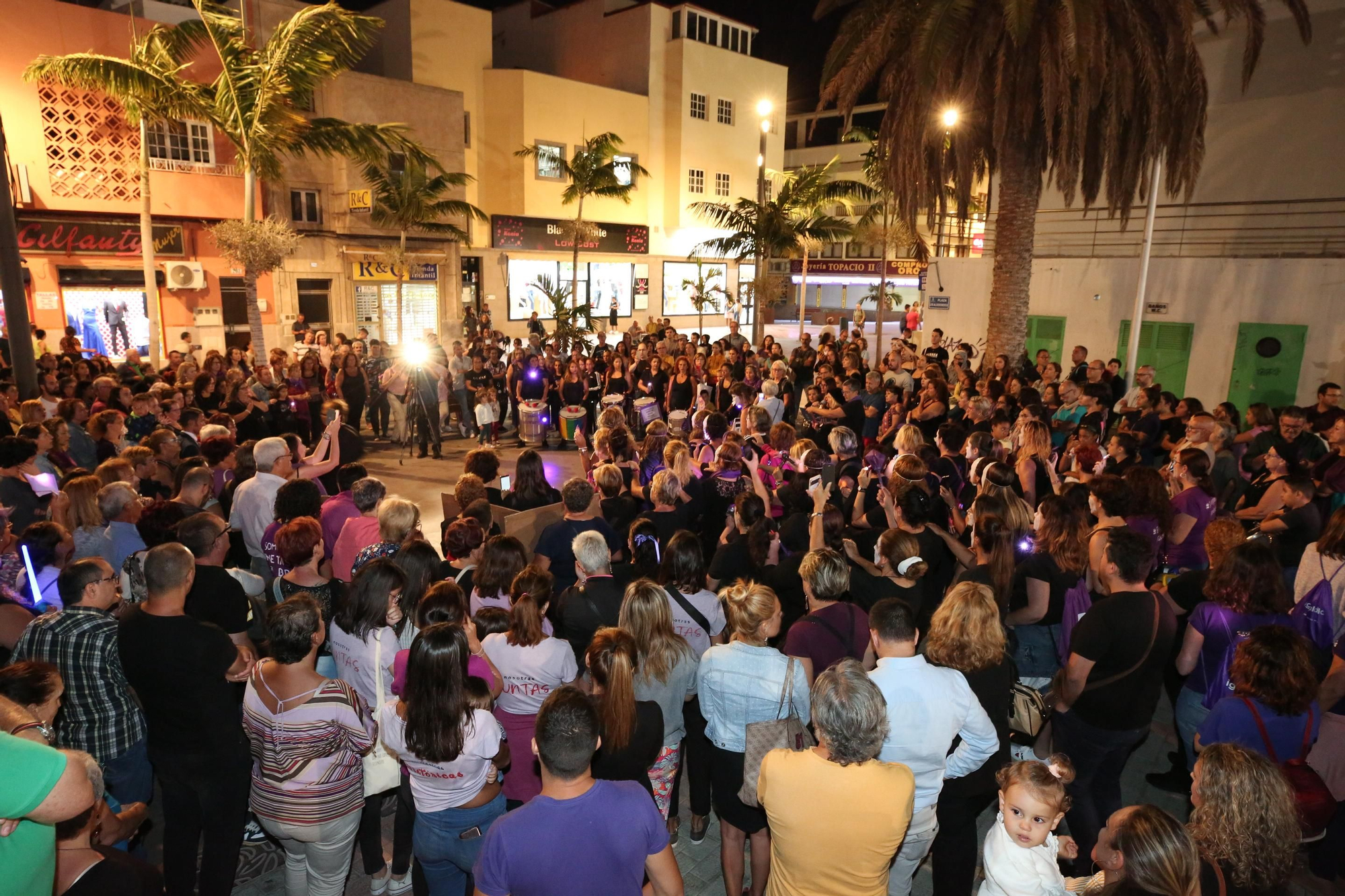 Concentración en Vecindario ante la Emergencia Feminista.