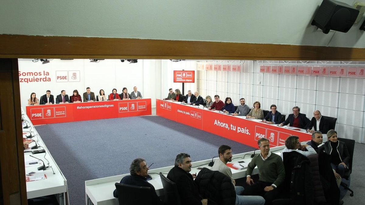 El PSOE propone lograr 2.745 millones para pensiones con impuestos a la banca y transacciones y destope de cotizaciones
