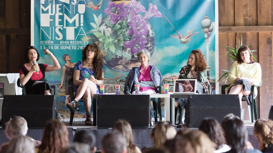 Mesa '¿Caducó la feminización de la política?'