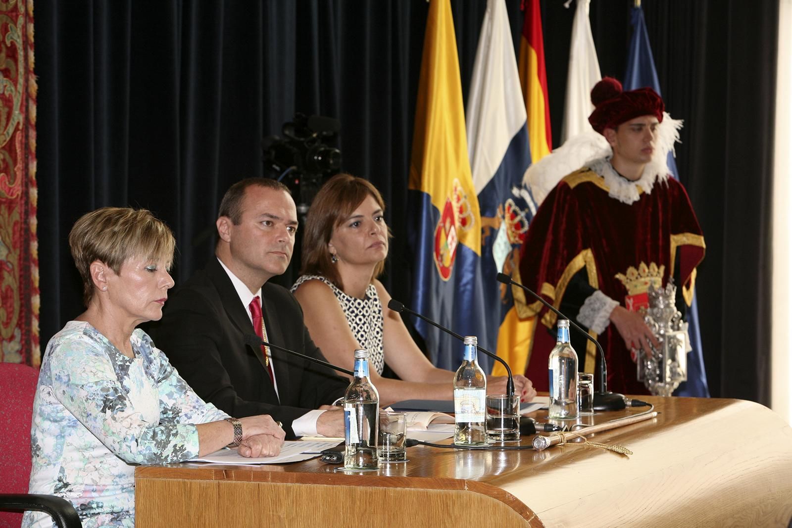 Ceremonia de investidura del Ayuntamiento de Las Palmas de Gran Canaria. (Foto: Alejandro Ramos).