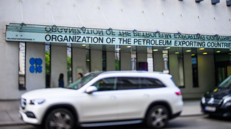 La OPEP+ tensiona el mercado con el anuncio del recorte de la producción en 100.000 barriles de petróleo en octubre