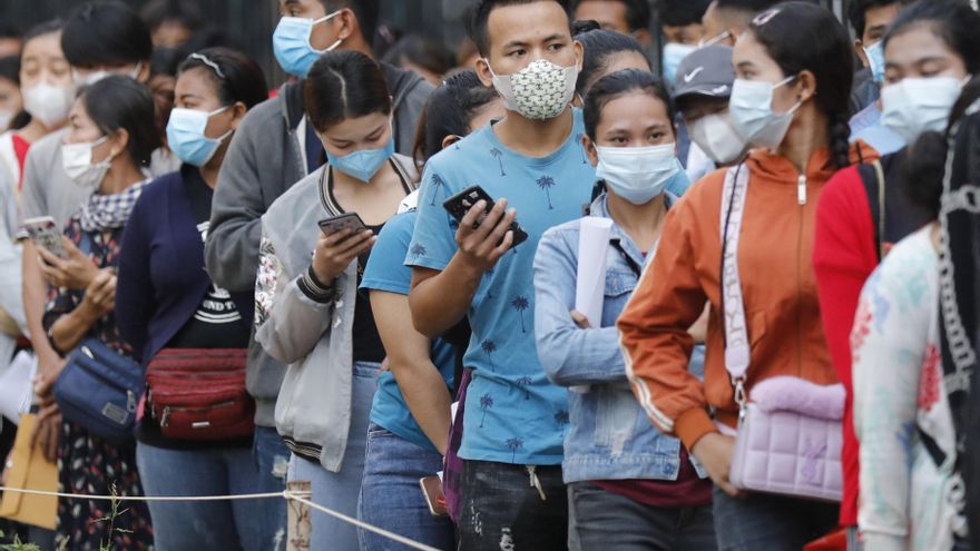 Camboya celebra haber vacunado ya al 65 % de su población contra la covid-19