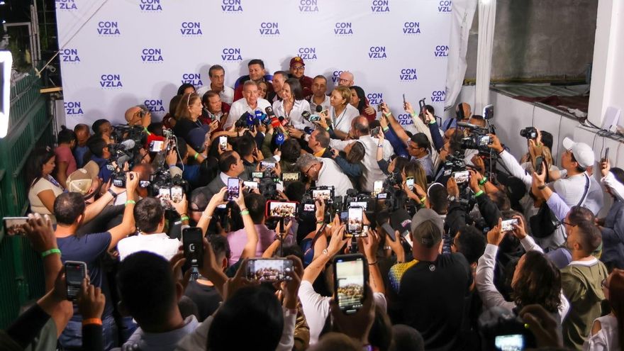 La oposición venezolana no reconoce el resultado y denuncia pucherazo electoral: "Todo el mundo sabe lo que ha pasado aquí"