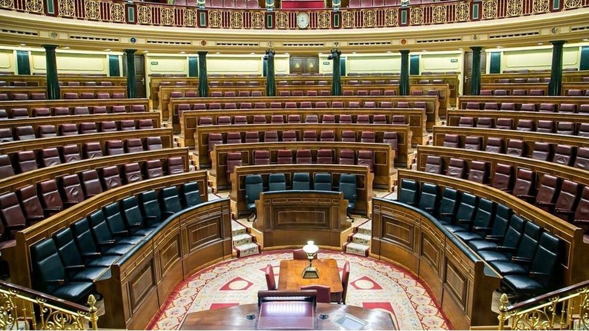 Toman posesión de su escaño en el Congreso ocho diputados en sustitución de diversos miembros del nuevo Gobierno
