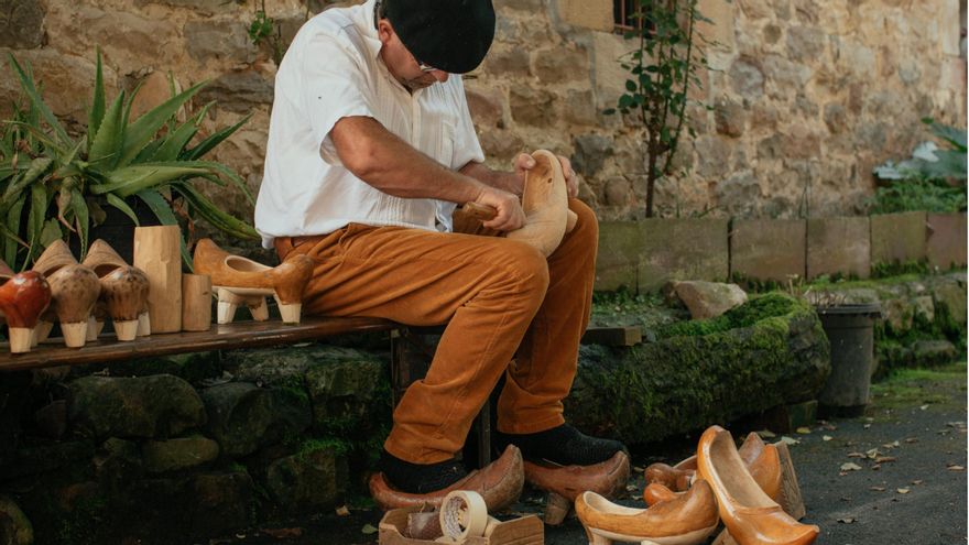 Cerámica, vidrio o jarapas: diez destinos para conocer España a través de su artesanía