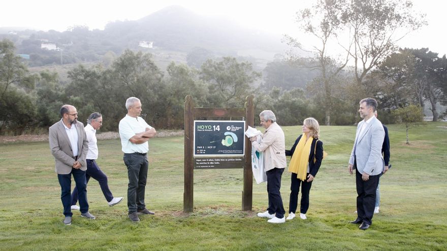 Descubrimiento de la placa homenaje a Celia Barquín en el hoyo 14