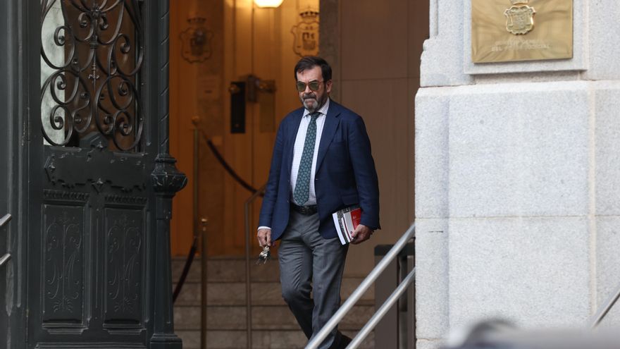 El nuevo presidente en funciones del Poder Judicial se estrena con un cambio profundo de la comisión más importante