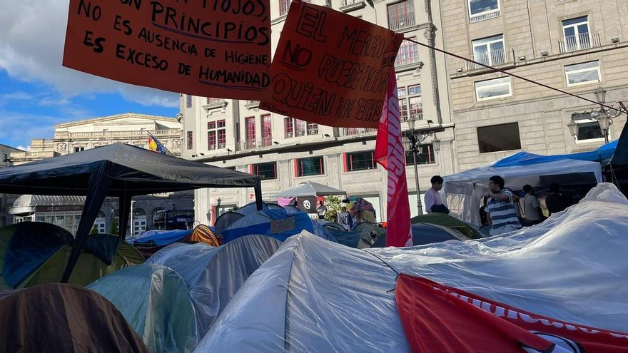 Detenidos cuatro miembros de grupos de ultraderecha por agredir a acampados por la vivienda en Oviedo